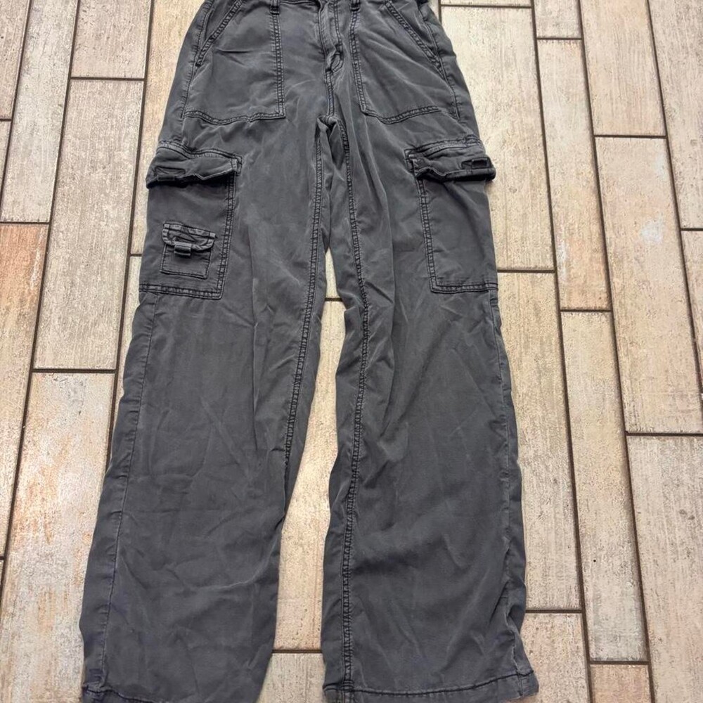 American Eagle Outfitters gray cargo pants